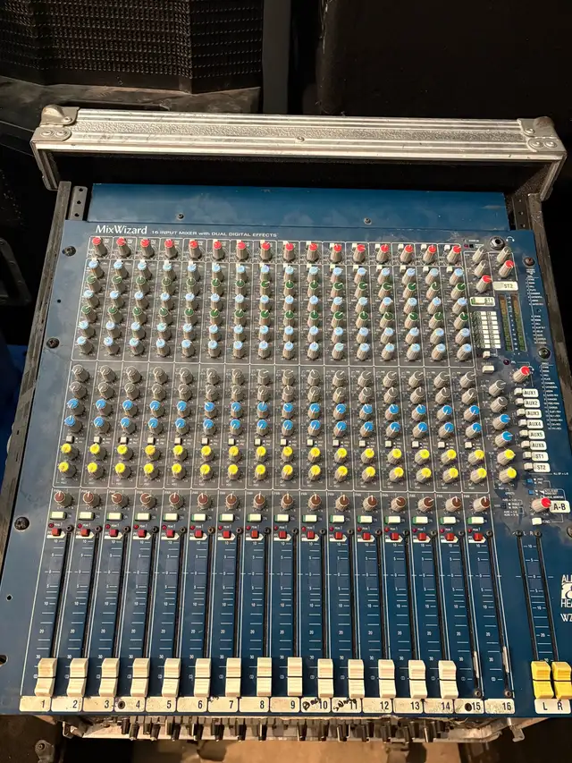 Allen & Heath MixWizard 16:2DX in Pro Audio & Recording Equipment in Winnipeg - Image 2