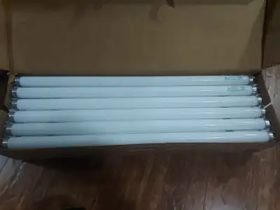 18 GE T8 17 Watt 2 ft 24 in Fluorescent Bulb Light Bulb $4 each, View more