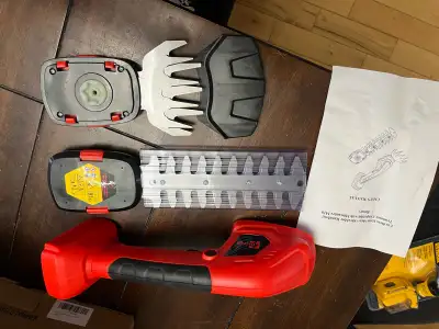 Great condition new in box - damaged box and tested DOES NOT COME WITH BATTERY Perfect for any lands...