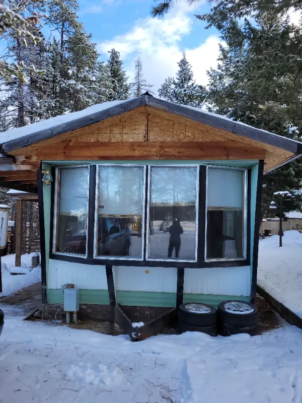 1969 Imperial Mobile Home To Reno or Replace in Houses for Sale in Cranbrook - Image 2
