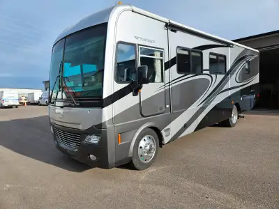 Looking for the perfect RV to take on your next adventure? This is it.Like new condition 2008 32 ft...