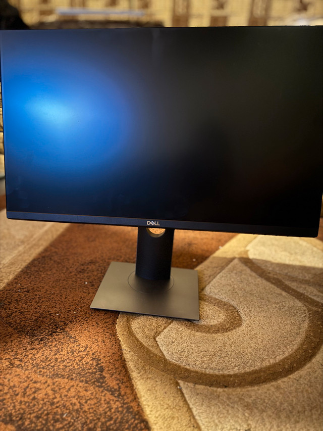 Desk Computer Setup in Laptops in Ottawa - Image 2