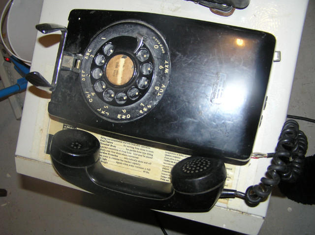 Vintage 1953 Wall Mount Phone Northern Electri                 c in Arts & Collectibles in Cape Breton - Image 3