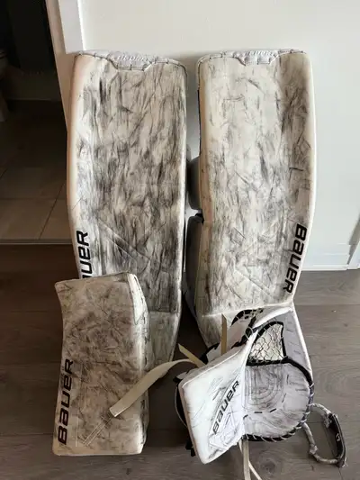 Pro goalie pads/gloves 35"+1, View more