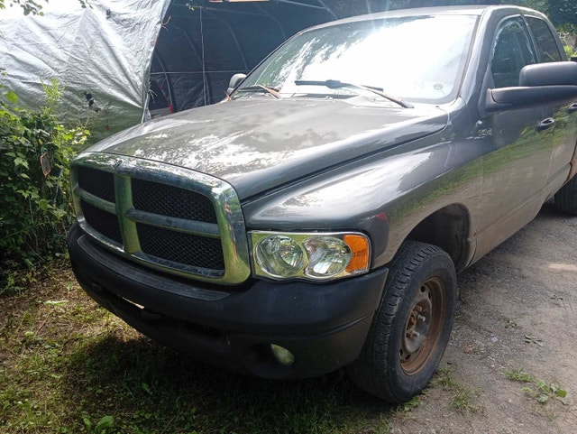 2004 Dodge Ram 1500 5.7 hemi **part out** — photo 3