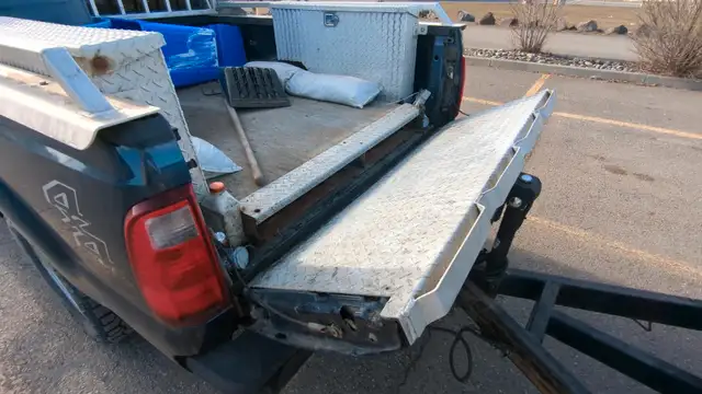 2014 Ford 250 Ex Conservation Truck!! in Cars & Trucks in Williams Lake - Image 7