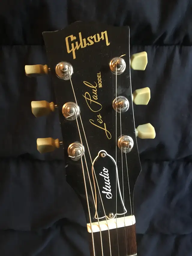 1994 Gibson Les Paul Studio in Guitars in Edmonton - Image 3