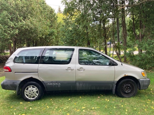 2003 Toyota Sienna CE V6 – Runs Great – Reliable Work/Delivery — photo 2