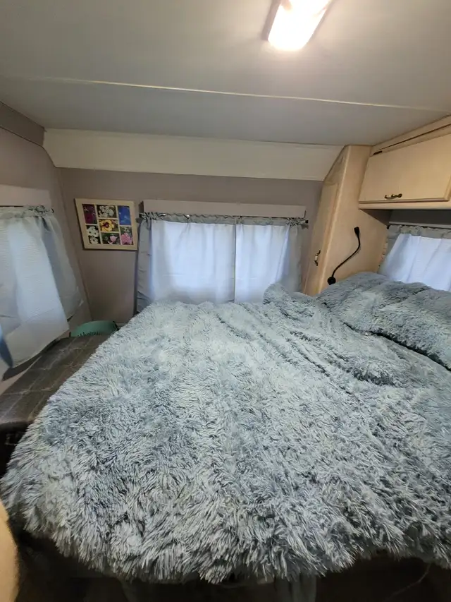 ---- SOLD ---- 30' C Class Oakland Ford E-350 motorhome in RVs & Motorhomes in Calgary - Image 10