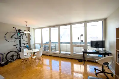 Furnished 1-Bedroom Midtown Apmt Mid-Term Rental, Avail Sep 1