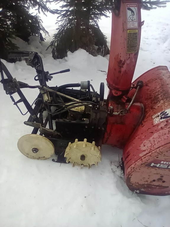 WANTED HONDA Snowblowers AS IS or FOR Parts in Snowblowers in Cape Breton - Image 2