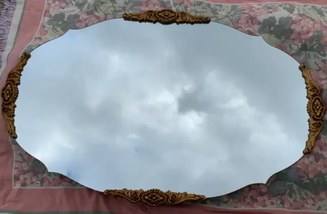 Large Gilded scroll work beveled mirror in Home Décor & Accents in Edmonton - Image 6