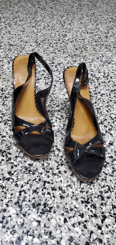 Sandales femme Women sandals - FITS SIZE 9 dans Femmes - Chaussures  à Ville de Montréal