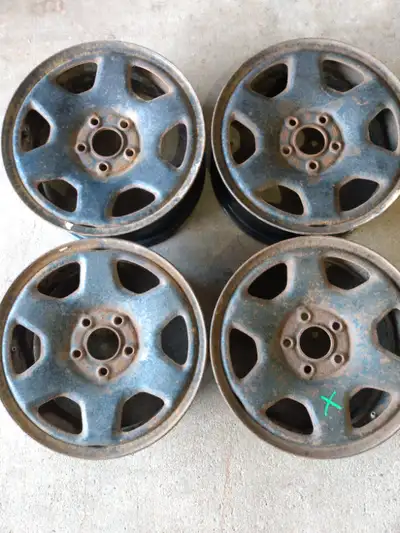 4 16" rims off 2011 Ford escape in good shape for winter tires please do your research to ensure the...