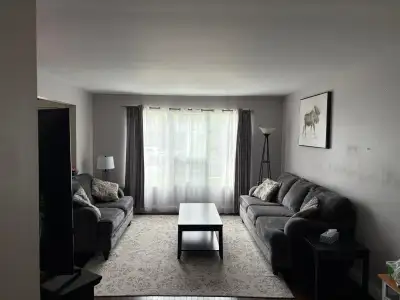 3-bedroom, 1-bathroom full house in the desirable Greystone area