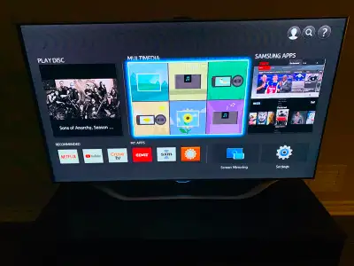 UN55ES8000 series 3D LED Samsung smart TV. Series 8 Smart remote and instructions. Webcam at top cen...