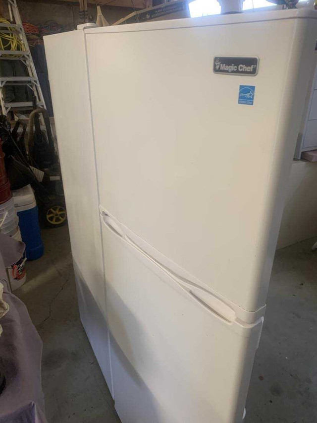Fridge 2 doors in Refrigerators in Thunder Bay - Image 2