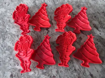 *Vintage* Tupperware Christmas Themed Christmas Cutters, View more