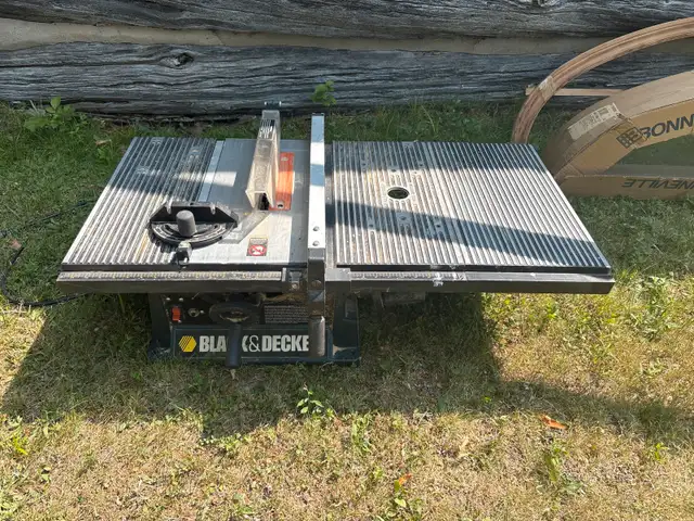 Black and Decker Table Saw 632349622223371218