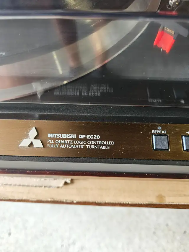 Mitsubishi Turntable DP-EC20 direct drive Turntable // weight ov in Stereo Systems & Home Theatre in Ottawa - Image 5