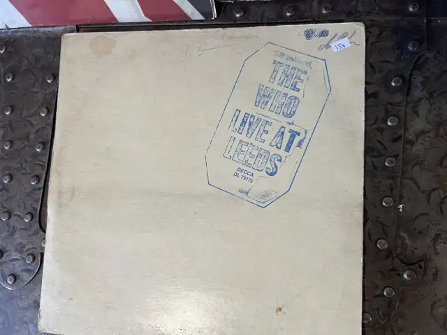 Vintage 1983 MCA Who's Greatest Hits Vinyl Album Record in Arts & Collectibles in Ottawa - Image 4