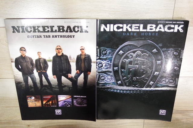 Guitar Tab Édition Nickelback Anthology & Dark Horse in Guitars in Sherbrooke - Image 2