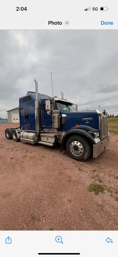 410 HP N14 with 18 speed. Engine has 40000 Km in an overhaul in frame with new exhaust manifold. Ple...