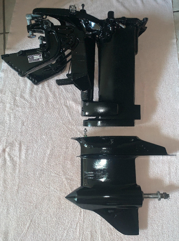 35 HP Evinrude / Johnson Short Midsection & NoseCone Gearcase in Boat Parts, Trailers & Accessories in Mississauga / Peel Region