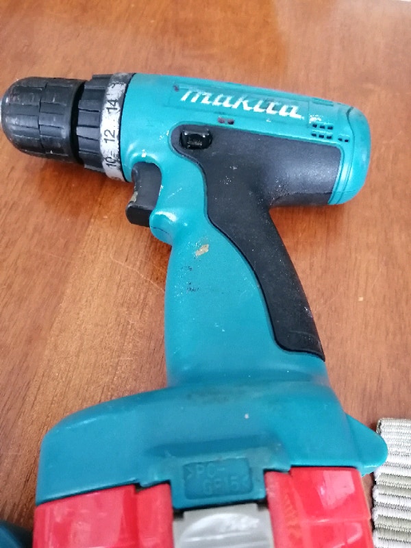 Makita Drill perceuse sans fil avec chargeur Outils électriques Lanaudière Kijiji