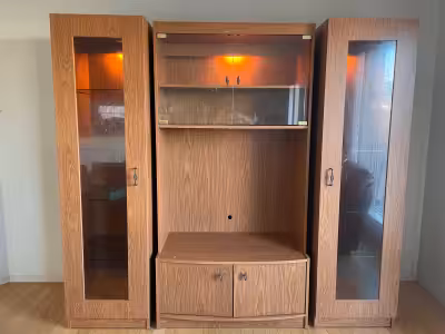 Elegant and warm 3-piece entertainment unit for box tv. These are no longer made, but brings charact...