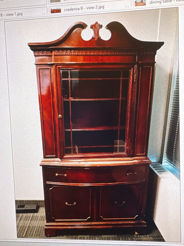Antique display cabinet in Hutches & Display Cabinets in City of Toronto - Image 3