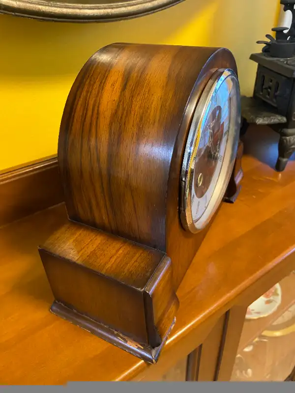 Vintage Art Deco Smiths Enfield Mantle Wood Clock England in Arts & Collectibles in Oshawa / Durham Region - Image 6