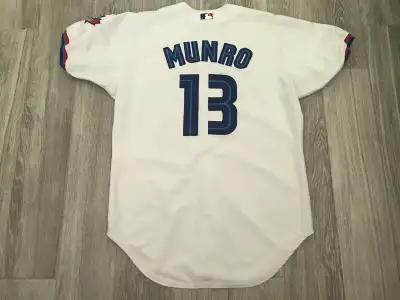 2000 Game Worn Peter Munro Toronto Blue Jays Baseball Jersey Size: 46 Set 2 Condition: Game Worn