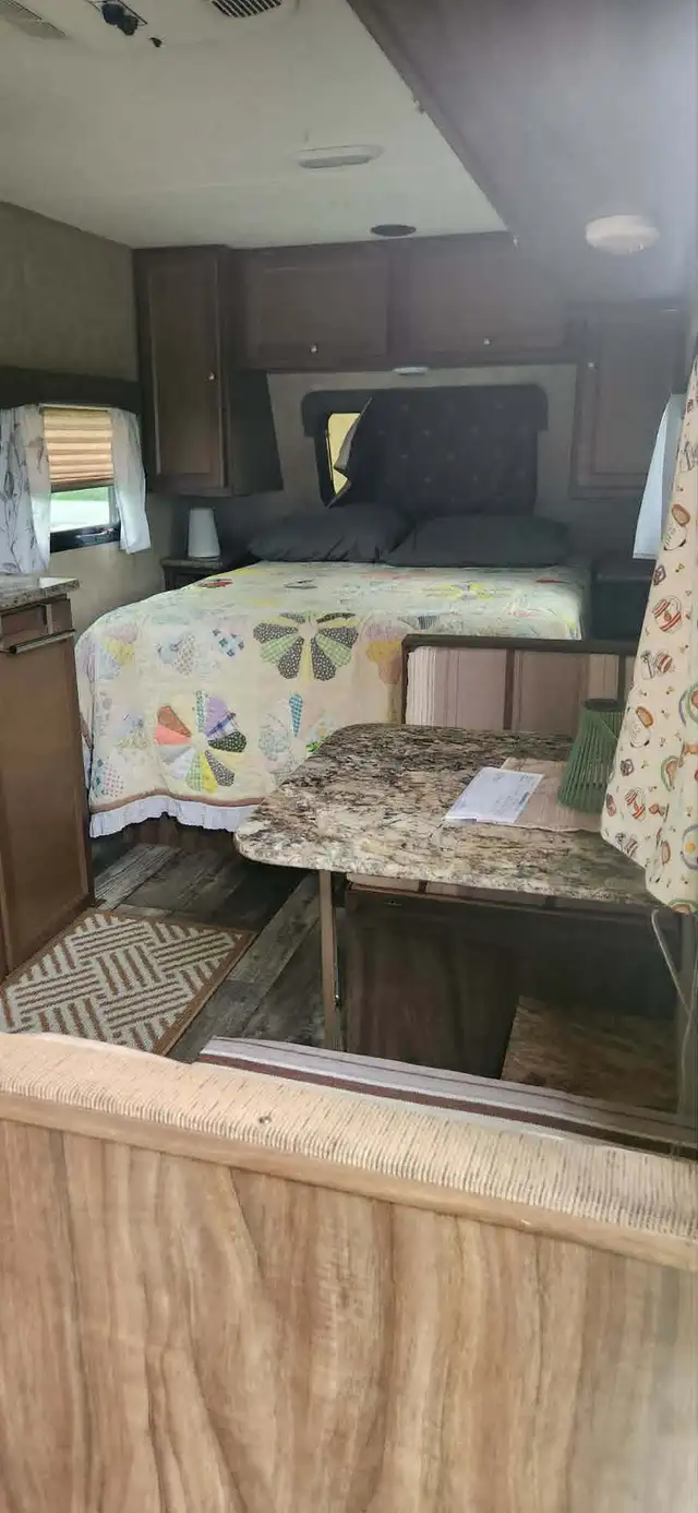 2018 Viking Travel Trailer in Travel Trailers & Campers in Bridgewater - Image 7
