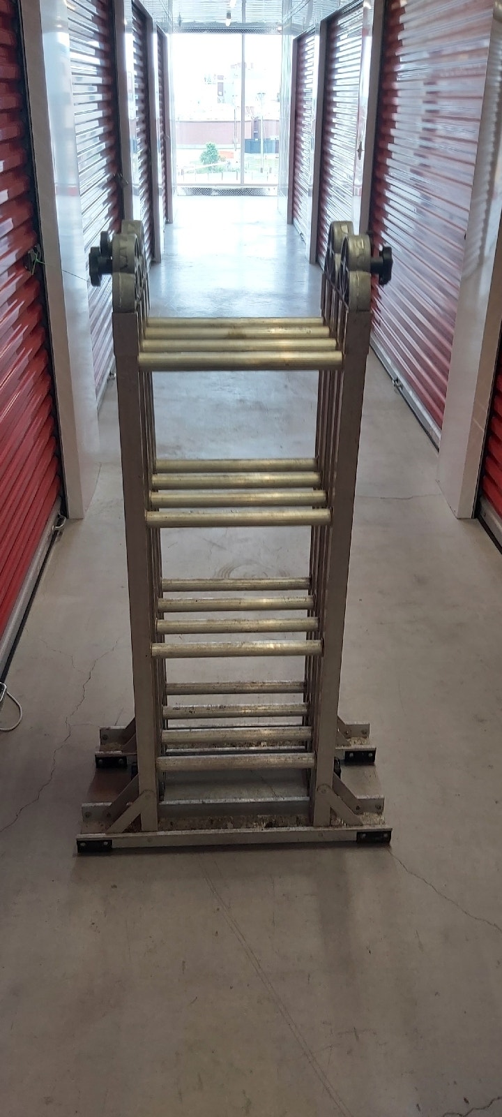 Articulated multiformat step ladder, ladder, and platform Ladders