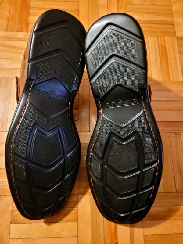 Sandales de cuir dans Chaussures pour hommes  à Ouest de l’Île - Image 4