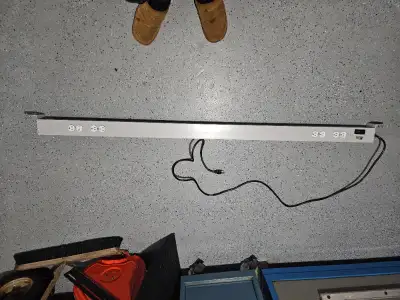 Used LISTA Work Station Power Strip, 125VAC, 15A, 14 Outlet Strip,LR51943 72" Multiprise pour poste...