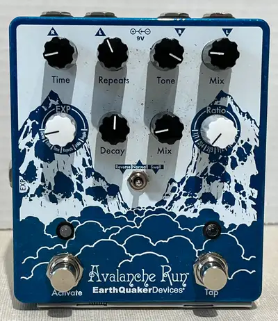 Earthquaker Avalanche Run v2 (delay+ rev effects pedal), View more