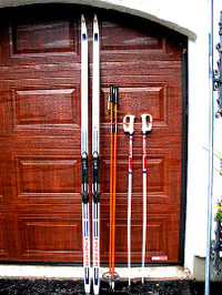 CROSS COUNTRY SKI AND POLES