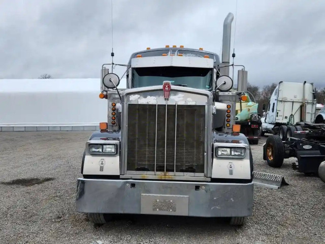2014 Kenworth W900 - Stock # KW-0838 in Heavy Trucks in Hamilton - Image 3