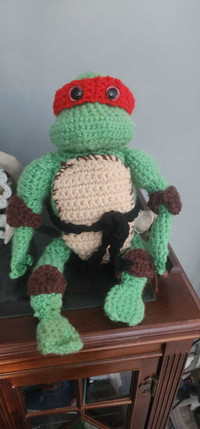 Hand crochet characters 