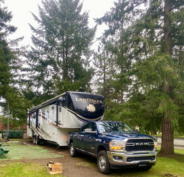 Professional 5TH Wheel and Travel Trailer Hauling,, in Travel Trailers & Campers in Campbell River