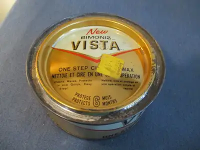 In my collection for several years, this vintage SIMONIZ VISTA can still contains some product. I ha...