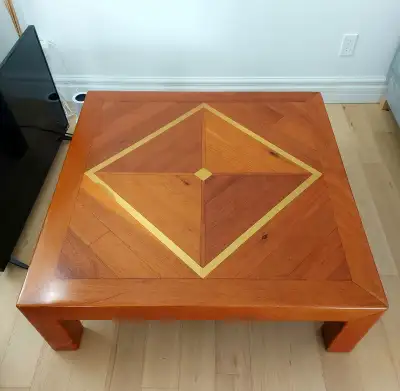 Table basse en bois vernie - Wood coffee table, View more