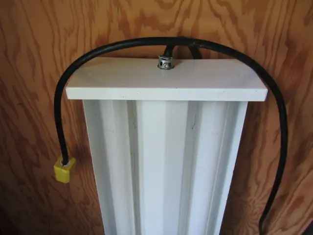 Fluorescent Light fixture with grow lights in Free Stuff in Muskoka - Image 3