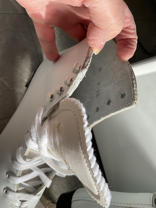 Skates. in Skates & Blades in Ottawa - Image 4