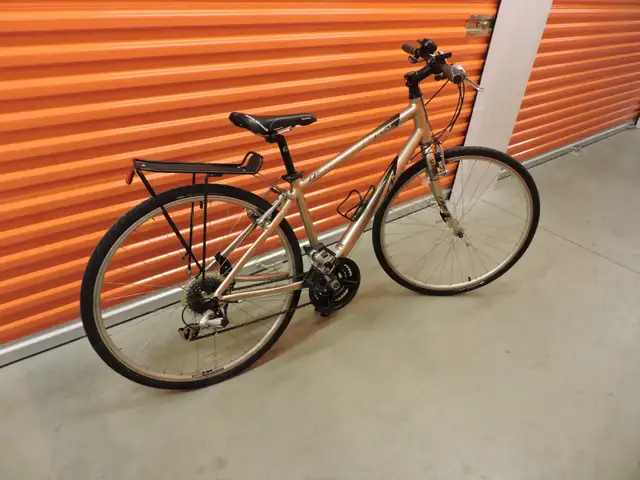 Vélo Hybride performance Cannondale CO2 Optimisé Q5. in Cruiser, Commuter & Hybrid in Laval / North Shore - Image 10