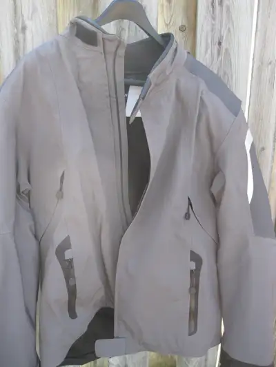 Men's BMW TourShell jacket in very good used condition. Waterproof. Grey with blue inner removable l...