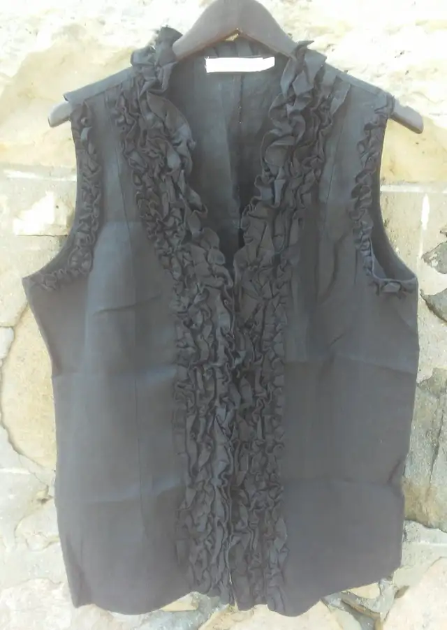 More LINEN - dresses, skirt, tops, jacket in Multi-item in Kitchener / Waterloo - Image 6