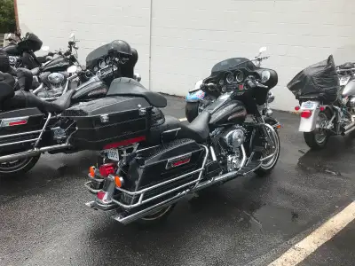 2005 Harley Davidson Electra Glide Classic Black. 40k mint condition.